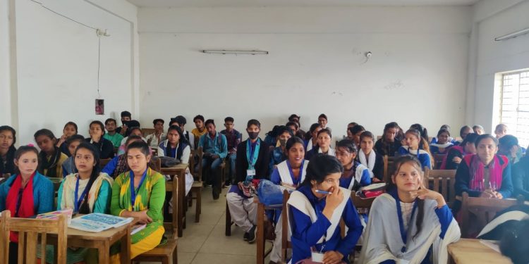 नवागंतुक छात्र छात्राओं के लिए नई शिक्षा नीति ‘विषय संयोजन’ पर एक कार्यशाला का किया आयोजन