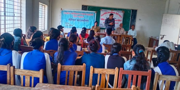 प्राचार्य डॉ प्रताप सिंह बिष्ट की अध्यक्षता में “अभिभावक प्राध्यापक समिति” की बैठक हुई संपन्न