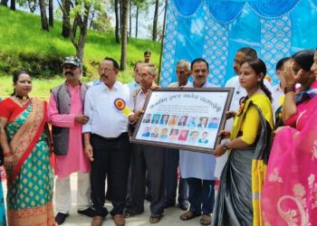 शिक्षक दिवस पर विद्यालय को भेट  किये कंप्यूटर