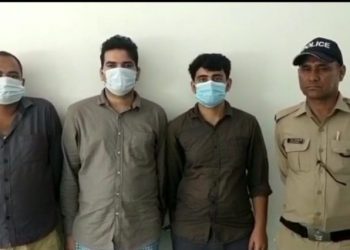 बड़ी खबर: तीन युवक दूसरे के बदले दें रहें थे पेपर।हुए गिरफ्तार