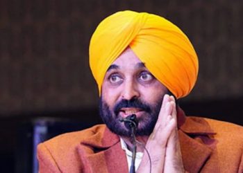 फजीहत: नशे में धुत मुख्यमंत्री को एयरलाइंस ने उतारा। हुई किरकिरी