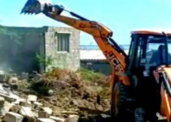 बड़ी खबर: यहां चल रहा था अवैध निर्माण।प्रशासन ने चलाई जेसीबी।
