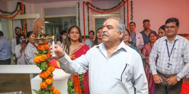 अत्याधुनिक सुविधाओं से युक्त श्री महंत इंदिरेश अस्पताल का फिजियोथैरेपी विभाग जनसेवा में समर्पित