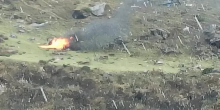 बड़ी खबर: केदारनाथ के पास गरुड़ चट्टी में निजी हेलीकॉप्टर क्रैश।