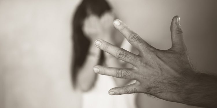 क्राइम: यहां रेलवे कर्मचारी की पत्नी ने दुष्कर्म और वीडियो बना कर ब्लैकमेलिंग का लगाया आरोप।