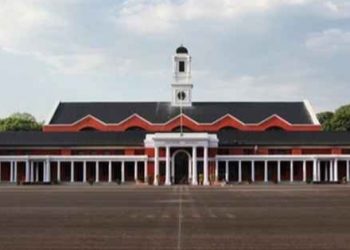 बड़ी खबर: IMA में ग्रुप C की परीक्षा में नकल करते पकड़े गए मुन्नाभाई।