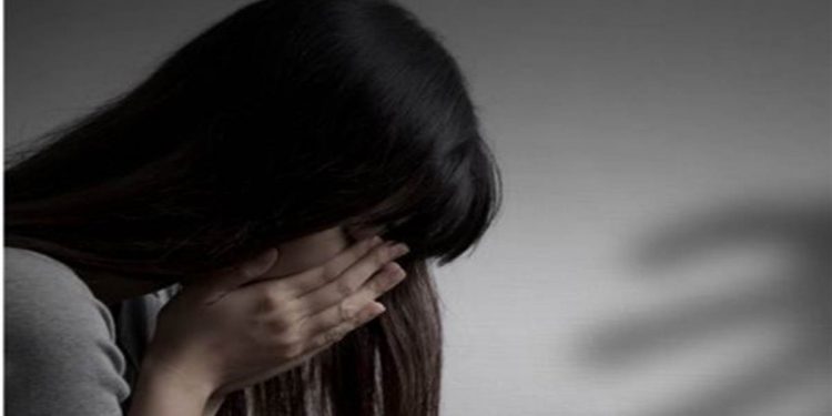 बड़ी खबर: यहां पुलिस वाले ने छात्रा से की छेड़छाड़।एसएसपी ने तत्काल प्रभाव से निलंबित किया।