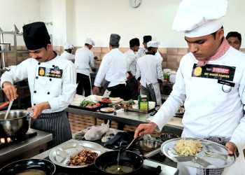 खास खबर: देवभूमि उत्तराखंड यूनिवर्सिटी में छात्रों ने बिखेरा कुकिंग का जादू।