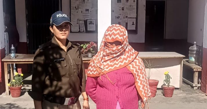 बड़ी खबर: नशे की तस्करी में महिलाएं भी लिप्त,48 नशे के इंजेक्शन के साथ यहां महिला गिरफ्तार।