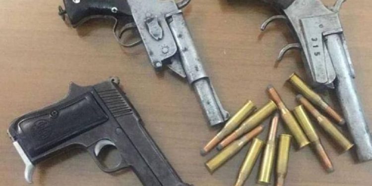 दुस्साहस: यहां छोटी सी कहासुनी में 10 का छात्र तमंचा कारतूस लेकर स्कूल पहुंचा। पढ़े पूरी खबर