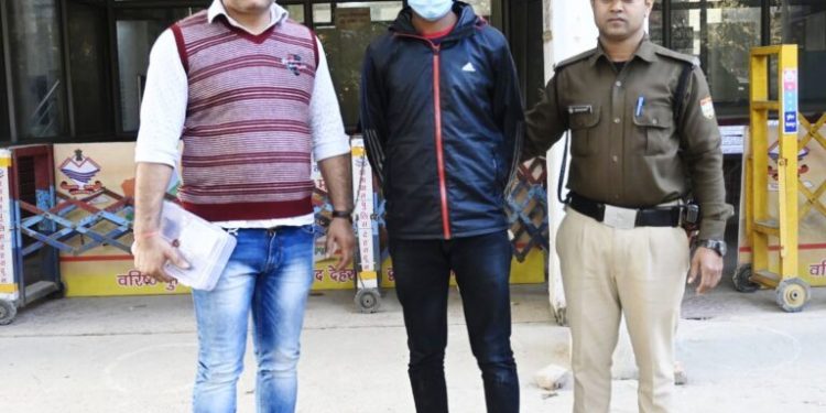 क्राइम: ट्यूशन से लौट रही छात्रा पर फायरिंग करने वाला 48 घंटे में गिरफ्तार।