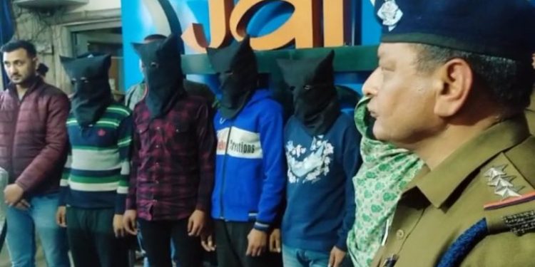 वारदात: प्रेमी के साथ मिल पत्नी ने अपने पति को लगाया ठिकाने। पत्थर से कुचल कर की गई हत्या