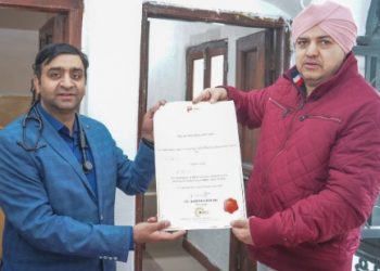 श्री महंत इंद्रेश अस्पताल के वरिष्ठ काॅर्डियोलोजिस्ट डाॅ तनुज भाटिया को मिला इंडियन अचीवर्स अवार्ड