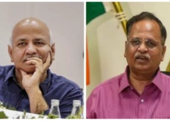 मनीष सिसोदिया और सत्येंद्र जैन ने अपने – अपने पदों से दिया इस्तीफा,  मंजूर किए सीएम अरविंद केजरीवाल ने।