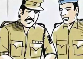 महिला ने लगाया पुलिस वालों पर मार पिटाई का आरोप देखें क्या है मामला।