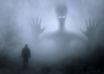 देखें कैसे पहाड़ी भूत ने बड़ी तेज रफ्तार से अपने शिकार को दबोचा,