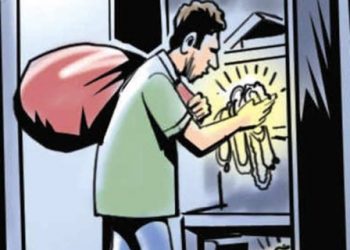 यहां दुकान में चोरों ने किया गहनों पर हाथ साफ, और लिखा सॉरी भाई और……. देखें क्या है खबर