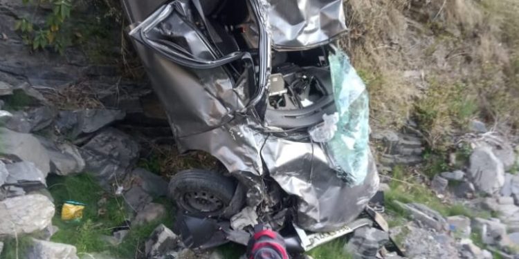 दुर्घटना: यहां हुआ दर्दनाक सड़क हादसा। 3 की मौके पर मौत।एक घायल..