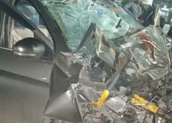 हादसा: यहां 200 मीटर खाई में गिरी कार।दो लोगों के मरने की खबर।
