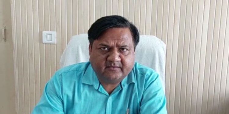 एक्सक्लूसिव खुलासा: यहां बाढ़ पीड़ितों के हक का राशन डंप कर सड़ा दिया.. पढ़े