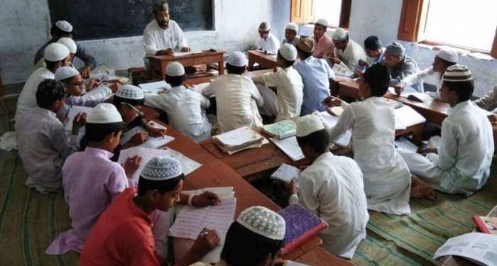 बिना नक्शे के बना दिया मदरसा, एमडीडीए ने थमाया नोटिस