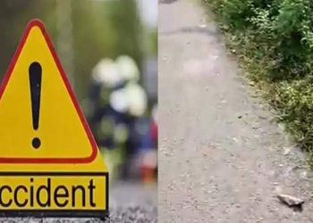 दुर्घटना: यहां अनियंत्रित कार खाई में गिरी।तीन घायल दो की मौत..