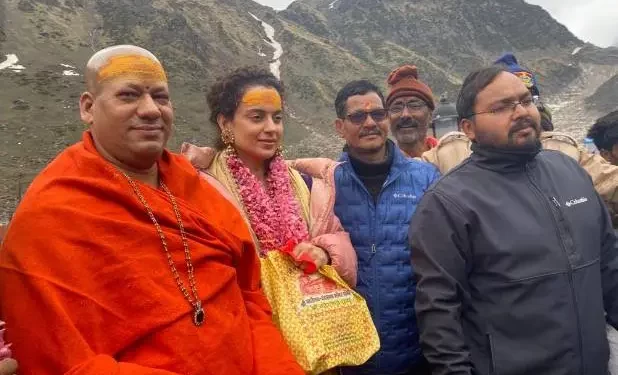 बड़ी खबर: बॉलीवुड क्वीन कंगना रनौत पहुंची केदारधाम। दर्शन कर की पूजा अर्चना..
