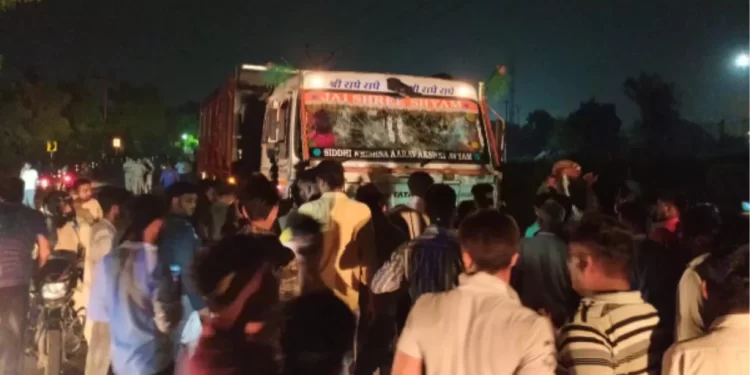 दुखद: यहां खनन के डंपर ने बाइक सवारों को कुचला। 3 की दर्दनाक मौत..