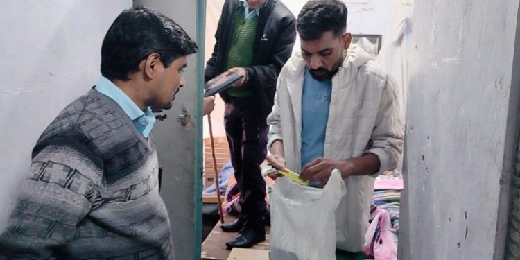 बड़ी खबर: GB पंत इंजीनियरिंग कॉलेज घुड़दौड़ी के हॉस्टल में शराब की बोतलें और सिगरेट मिली.