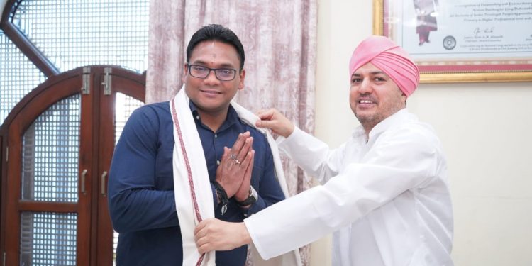 बड़ी खबर: स्वास्थ्य सचिव डाॅ आर.राजेश कुमार ने श्री दरबार साहिब में टेका मत्था..