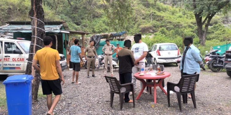 सख़्ती: ऑपरेशन मर्यादा के तहत बड़ी कार्यवाही। 15 गिरफ़्तार,42 लोगों से वसूला जुर्माना..