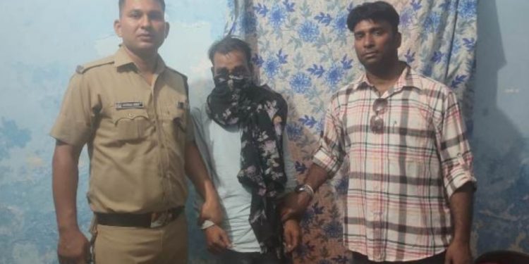 बड़ी खबर: धर्मनगरी में सैक्स रैकेट चलाने वाला गिरफ्तार। मोबाइल से मिले सफेदफोशों के नंबर..