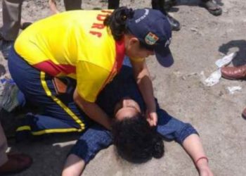 बिग ब्रेकिंग: यहां महिला असिस्टेंट प्रोफेसर ने नदी में लगी छलांग। SDRF ने किया रेस्क्यू..