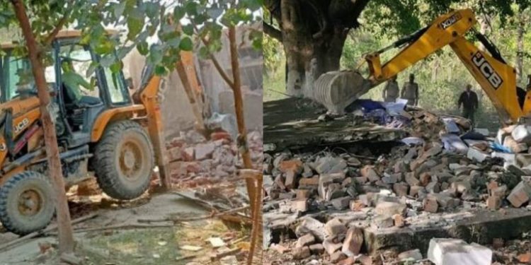 बड़ी खबर: एक्शन में धामी,लैंड जिहाद पर कड़ा प्रहार,अवैध निर्माण पर चला जेसीबी..