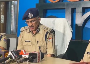 बड़ी खबर: करोड़ों की जमीन के फर्जीवाड़े में एक गिरफ्तार। वरिष्ठ कांग्रेस नेता विजय सारस्वत का भी नाम शामिल.