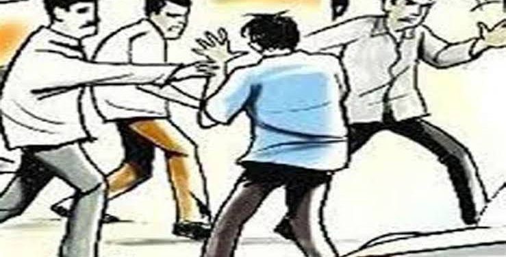 उत्तराखंड के इस जिले में पर्यटकों और स्थानीय लोगों के बीच जमकर हुई हाथापाई।