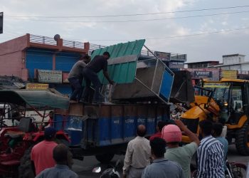 ब्रेकिंग: यहां प्रशासन की चेतावनी के बाद भी नहीं हटा अतिक्रमण। तो पुलिस प्रशासन और नगर पालिका ने दिखाई सख़्ती..