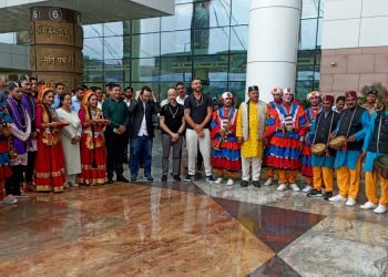 बड़ी खबर : जी20 में शिरकत करने उत्तराखंड पहुंचे विदेशी मेहमानों का एयरपोर्ट पर स्वागत