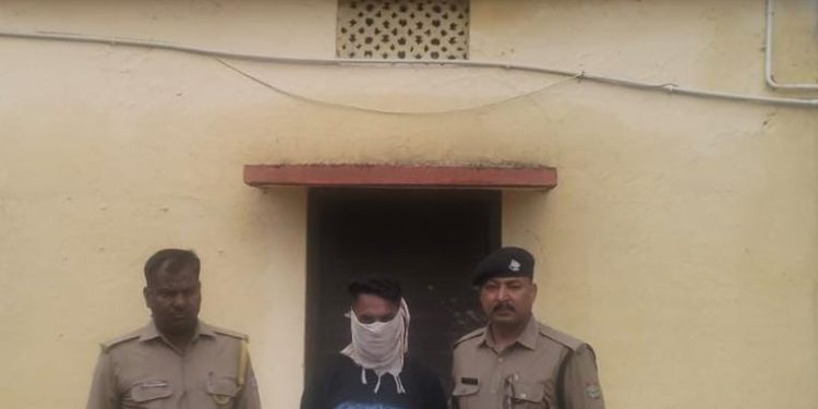 बड़ी खबर: यहां डीजे पर डिस्को कर फायरिंग करता युवक गिरफ्तार। रील ने पहुंचाया हवालात..