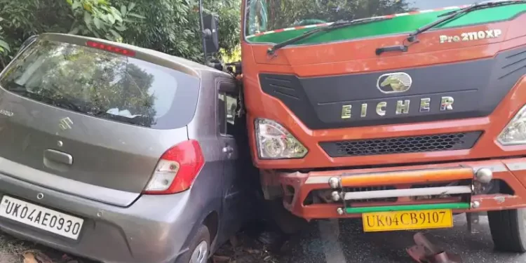 बड़ी खबर: यहां कैंटर ने मारी कार को टक्कर। बाल बाल बचे ये अधिकारी..