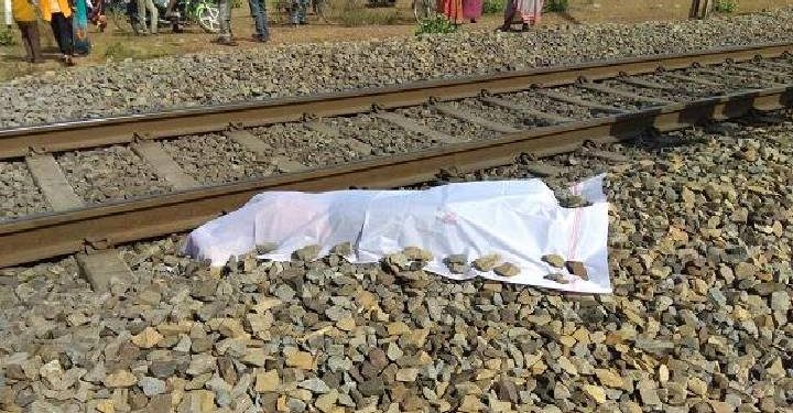 दुखद: यहां रेलवे ट्रैक पर रील बनाना पड़ा महंगा। दो युवकों के मौत..