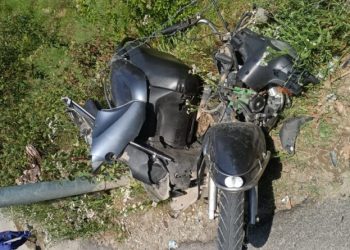 दुर्घटना: यहां आज कार और स्कूटी में जबरदस्त भिड़ंत। दो व्यक्ति घायल..