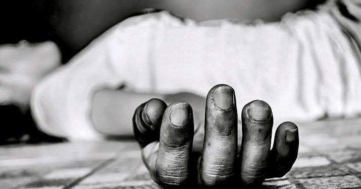 दुखद: राजधानी में 17 वर्षीय लड़की ने की आत्महत्या l मरने से पहले खून से दीवार पर लिखा ये…