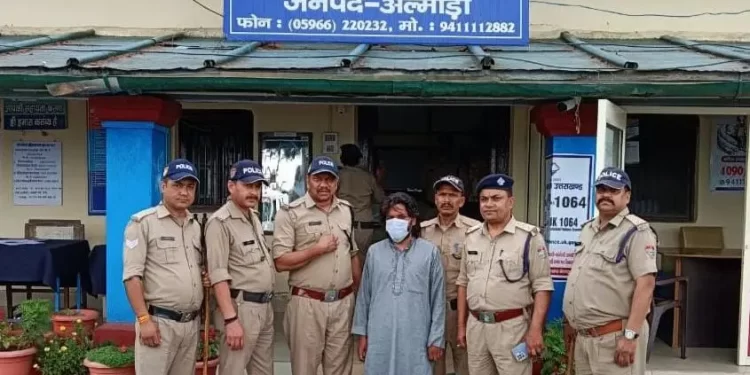 ब्रेकिंग: 3 बच्चों की मां को भगाने वाला समुदाय विशेष नाई गिरफ्तार। बुर्के में मिली महिला..