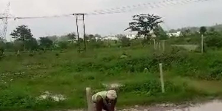 एक्शन: एक्शन में शासन यहां 21 बीघा सरकारी भूमि से कब्जा हटवाया..