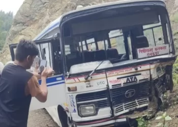 दुर्घटना: यहां आज सुबह रोड़वेज की बस अनियंत्रित होकर हुई दुर्घटनाग्रस्त। 8 सवारियां घायल..
