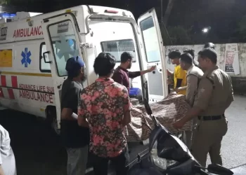 बड़ी खबर: यहां प्रशासनिक अधिकारी बेहोशी की हालत में मिले। डॉक्टरों ने मृत घोषित किया, जांच में जुटी पुलिस..