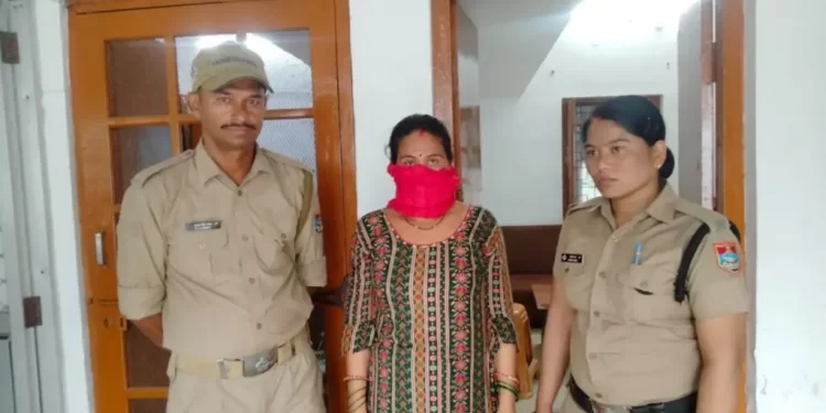 गजब: यहां नौकरानी ने मालिक को लगाया लाखों का चूना। 3 साल से कर रही थी चोरी.. पढ़े 