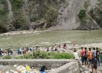 दुःखद: यहां जल चढ़ाने आई दो युवतियां पैर फिसलने के कारण बही। मौत.. 