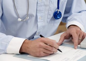 ब्रेकिंग: जेनरिक दवाईयां नहीं लिखने पर होगा डॉक्टरों का प्रैक्टिस लाइसेंस सस्पेंड..